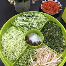 3 ekor ikan sardin 1 gelas santan ½ biji bawang besar 4 ulas bawang putih 1 inci halia 1 batang serai 2 sudu kerisik sedikit lada sulah 2 asam keping 1 inci lengkuas gram dan gula. Senangnya Masak Resepi Laksam Kelantan Sukatan Cawan Facebook