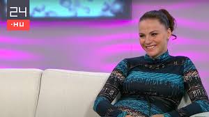 Szilvia péter szabó was born on september 9, 1982 in szeged, hungary. Peter Szabo Szilvia Frissen Festett Haja Miatt A Kovetoi Azt Hittek Feltortek A Facebook Oldalat 24 Hu