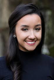 Kendra Giles's Instagram, Twitter & Facebook