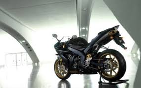 As always riding the bike and getting you guys an unbiased review is our top prior… Best News Media Yamaha R15 Walpaper Yamaha Yzf R15 Wallpapers Wallpaper Cave Sports Car Racing Car Luxury