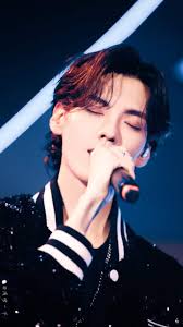 FROM DREAM POP QUEEN TO V-Pop ICON! Bui Lan Huong, also known as "Helena Bui,"  is taking the Vietnamese music scene by storm! From her dreamy melodies to  stunning performances, she's not