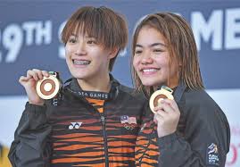 2000 a dream named desire: National Divers Steal Show In Maiden Online Meet Sports Malay Mail