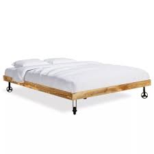 dit houten tweepersoonsbed is ideaal als je op zoek bent naar een meubel in industriele stijl voor je slaapkamer het bed is bedkader bed meubels meubel ideeen