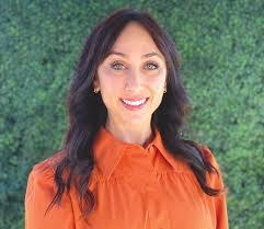 Lusine Asatryan's Instagram, Twitter & Facebook