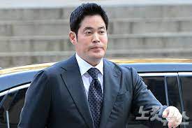 기업비사 66회 부모를 넘어서라 정몽구 & 정용진. ì •ìš©ì§„ ë¶€íšŒìž¥ ë‹˜ ì´ëŸ¬ì‹œë©´ ì•ˆ ë˜ì£  ë…¸ì»·ë‰´ìŠ¤