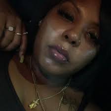 Edit to add, got it from Bloomingdale's* I got a perfume sampler that came  in the mail today and lemme tell yall I was SO excited for it! I've only  ever