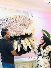 We are a pioneer online florist with over 20 years of exceptional service in the gifts delivery business and our delivery services cover more than. Sabahan Woman Gets A Ringgit Bouquet Worth Rm29k For Her Birthday