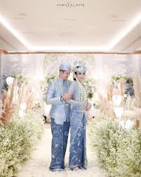 Collection by ayu lil'princess • last updated 5 weeks ago. 9 Kebaya Pernikahan Seleb Selain Warna Putih Siapa Paling Cetar