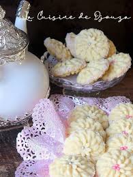 Gateaux Secs Algeriens A La Farine Et Maizena Pour Le Cafe Recette Gateau Sec Gateau Gateau Sec Algerien
