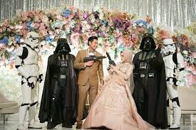 Pasangan artis roger danuarta dan cut meyriska resmi menikah pada sabtu (17/8/2019), ini kisah cinta roger sebelumnya. 6 Fakta Unik Pasca Pernikahan Cut Meyriska Dan Roger Danuarta