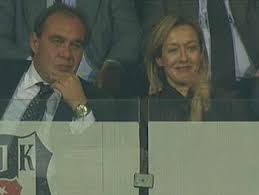 Revna demirören ünlü türk iş insanı yıldırım demirören'in eşidir. Revna Demiroren Yildirim In Eli Cok Aciktir Besiktas Postasi