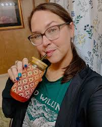 I swear I was trying to mind my business. I don't know what he did but she  was mad! No idea who they were, either lol. The sounds were coming through  the