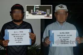 Diketuai pengarah jpj perlis, fatimah mohamed ali piah, tujuan kunjungan tersebut adalah mengingatkan pengusaha kedai aksesori supaya patuh kepada peraturan perihal dagangan apabila menjual peralatan dan aksesori kenderaan kepada pelanggan. Padah Drift Di Stesen Minyak