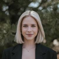 Grace Lindstrom's Instagram, Twitter & Facebook