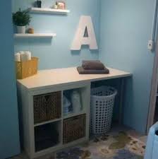 Bienvenue dans notre galerie salon où vous trouverez une multitude de photos contenant des combinaisons de mobilier (meuble tv, table basse, canapé convertible ou canapé d'angle) et de décoration de salon de différents styles et dimensions, à des prix abordables.nous avons fait pour chaque pièce la liste des produits utilisés (canapé, fauteuil, coussin, table d'appoint, etc.) pour. Meuble D Appoint Salle De Bain Ikea