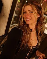 Amanda Ordway's Instagram, Twitter & Facebook