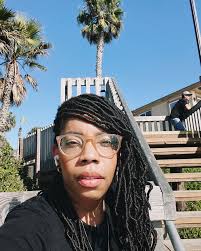 😊 I finally got to visit the beach today. Did Bible study by the shore and  spent time with the Lord. Was really a blessed day, like every day has been  now