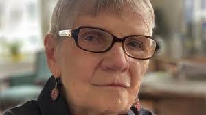 Linda Lucht's Instagram, Twitter & Facebook