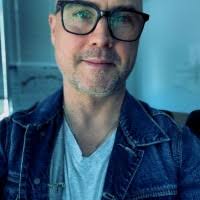 50+ profilů „Derek Anthony“