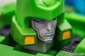 Sixo: REVIEW: Unique Toys Y-04 Allen