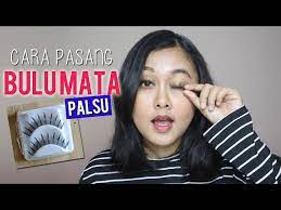 Kamu bisa menggunakan bulu mata palsu yang panjang dan lentik. Cara Memakai Bulu Mata Palsu Anti Ribet Dan Mudah Lia Harahap