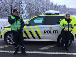 Asker og bærum brann og redning har nå ansvaret for slukkeinnsats fra «sin» side av tunnelen. Oslofjordtunnelen Riksvei 23 Kvinne Dode I Front Mot Front Ulykke I Oslofjordtunnelen