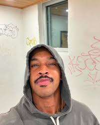 Folks don't really post selfies anymore…. So I'm advocating to “KEEP  SELFIES ALIVE!l 🤳🏾 #Selfie #ExpressYourself 🙃