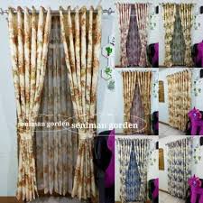 Model sofa minimalis untuk ruang tamu kecil sebaiknya berbentuk l, dengan ditempatkan merapat pada dinding yang menghadap pintu. Jual Model Gorden Ruang Tamu Cara Pasang Gorden Jendela Biasa Model Jakarta Pusat Sales Marketing Tokopedia