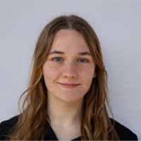 Sara Klink's Instagram, Twitter & Facebook