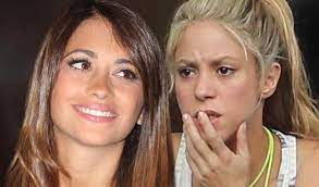 Shakira se emociona con el último regalo de sus fans la cantante colombiana celebra los 30 años en el mundo de la música con la publicación de 'magia' Shakira Por Que Antonella Roccuzzo Odia A La Cantante Y Esposa De Gerard Pique Espana Argentina Lionel Messi Barcelona Fc Shak La Republica