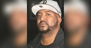 Kiara Starks's Instagram, Twitter & Facebook