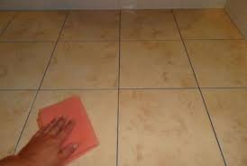 متى البلاط يجف على الأرض