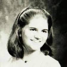 Roseann Forbes's Instagram, Twitter & Facebook