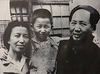 Zvítězil v občanské válce s nacionalisty a od roku 1949 byl nejvýznamnější osobností v nově vzniklé komunistické čínské lidové republice. Mao Zedong Military Wiki Fandom