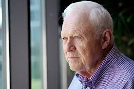 Murió James Loewenberg