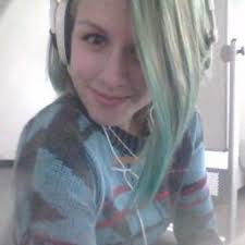 Kira Booth's Instagram, Twitter & Facebook