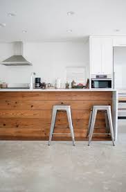 Le Comptoir En Bois Recycle Est Une Jolie Tendance A Adopter Archzine Fr Cuisine Salle A Manger Amenagement Cuisine Cuisine Recyclee