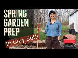 Before planting anything in your yard, prepare your garden beds by digging to loosen the soil and adding organic material! Preparing Vegetable Garden Soil For Spring Planting Youtube