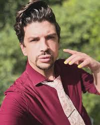 Darren Michael's Instagram, Twitter & Facebook