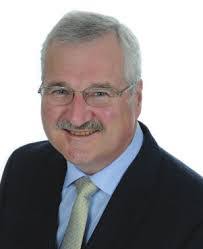 Karen Danis's Instagram, Twitter & Facebook