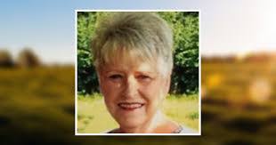 Greta Toth's Instagram, Twitter & Facebook