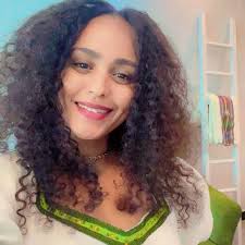 ዛሬ ልደታችን ነው happy birthday 🎂 27 የብርሀን አመታት 🙌 ዛሬ ከተከበረቺዋ እናቴ ጋር የተወለድንበት  ቀን ነው 🥰🤲