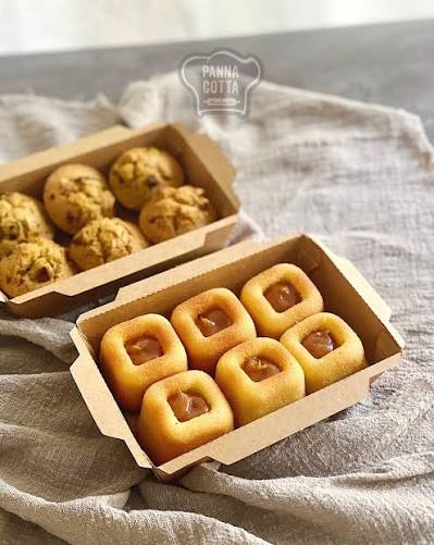BÁNH FINANCIER ➖Bánh Financier là một loại bánh kiểu Pháp, mang đậm mùi  hạnh nhân và bơ, bên trong ruột bánh mềm đặc và béo ngậy. ➖Hương thơm ngào  ngạt say đắm