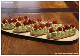 Eclair Revisite A La Creme Chantilly Mascarpone Pistache Framboises Ou Fraises Passion Cuisine De Sylvie Over Blog Com Pistache Recette Dessert Gateau Moelleux