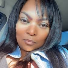 Kim J (@momofstars2)