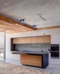 Puertas, frentes para cajones y costados decorativos para muebles de cocina, fabricadas en ®formica, un laminado de alta presión de 19 mm de grosor con acabados en colores lisos mate, brillo, madera u otras. 324 5 Mil Seguidores 2 492 Seguidos 2 026 Publicaciones Ve Fotos Y Videos De Inst Kitchen Remodel Layout Kitchen Design Layout Island Modern Kitchen Design
