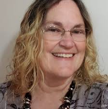 Paparazzi Founder, Misty Kirby, and our Elite Services Representative,  Summer, recently headed up to Northern Utah to celebrate one of our Luxe  Jetsetters, Michelle Johnnie! She was presented with flowers, a framed