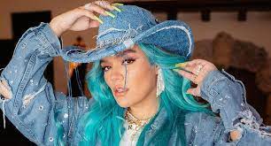 Translation of 'location' by karol g from spanish to english. Karol G Celebrates The Success Of His Song Location On The Beaches Of The Dominican Republic Video Instagram United States Usa Usa Nndc Off Side Archyworldys