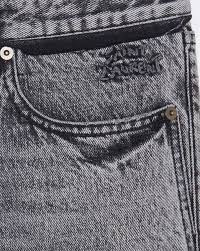 Le nouveau jean en bleu : Saint Laurent Jean Slim Brode Et Patche En Denim Noir Delave Ysl Com Men Jeans Pants Denim Details Denim Women