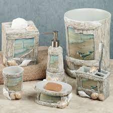 Bathroom accessories with a sea theme. 17 Ideas Of Beach Wall Decor And Other Cute Accessories For Your Bathroom Printmeposter Com Blog